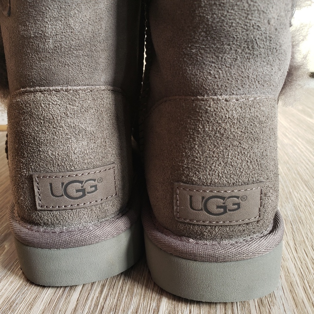NIB UGG BAILEY BUTTON II BOOT - Picture 6 of 6